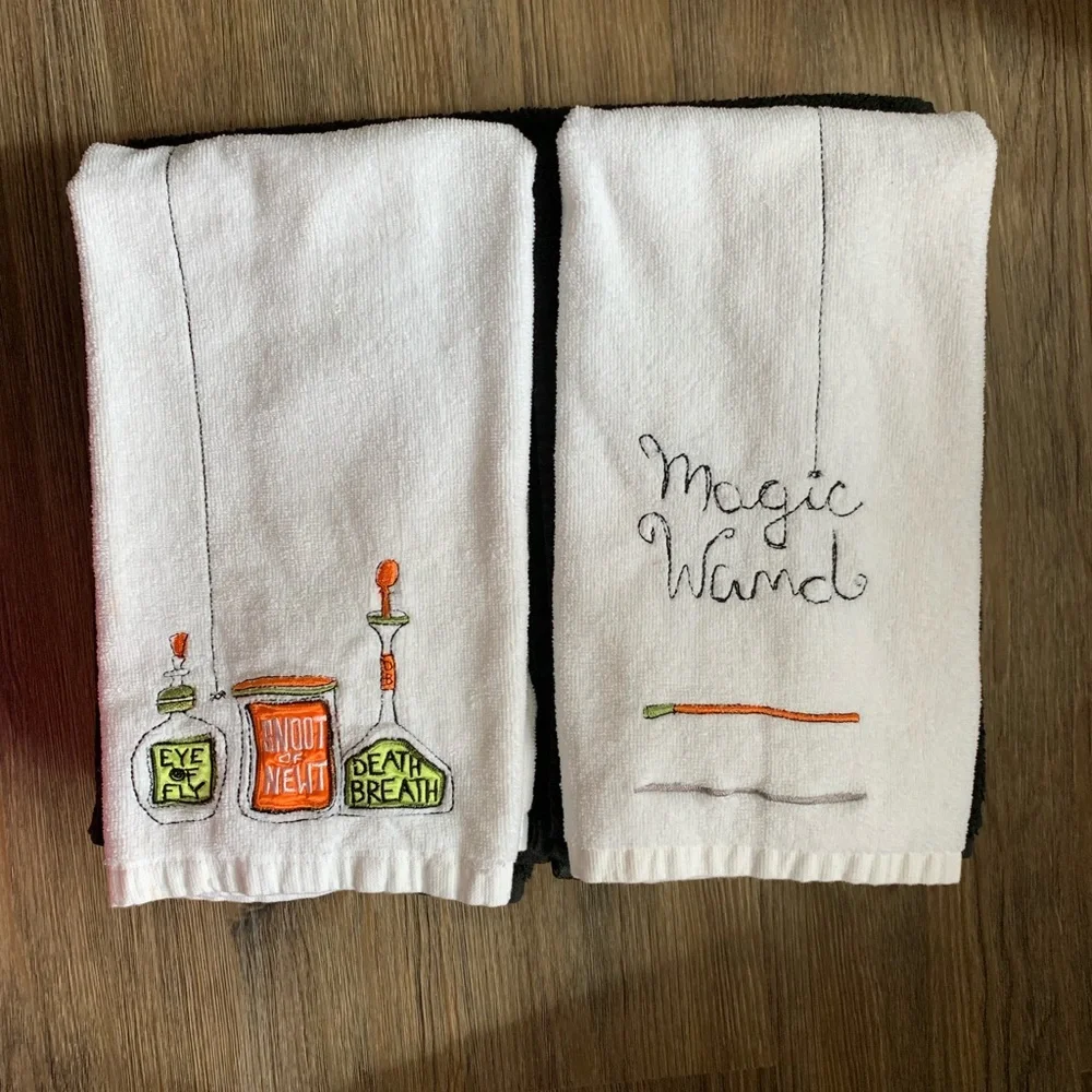 8 Piece Halloween Bath Towel Set EUC